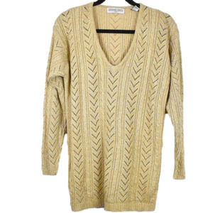 𝅺AMANDA Smith Gold Metallic V Neck Sweater Size M